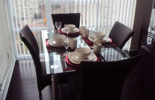 фото отеля Whitehall Suites