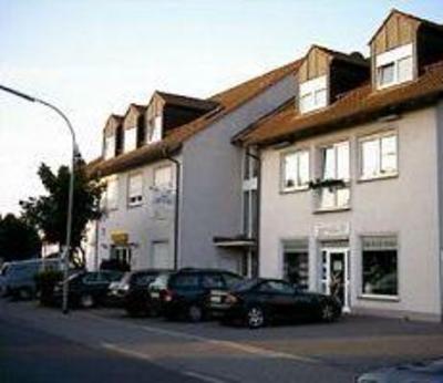 фото отеля Fair Hotel Rosbach vor der Hohe