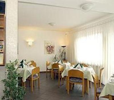 фото отеля Fair Hotel Rosbach vor der Hohe
