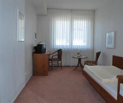 фото отеля Fair Hotel Rosbach vor der Hohe