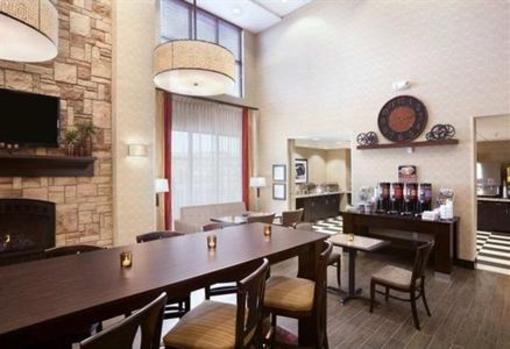 фото отеля Hampton Inn and Suites Williston