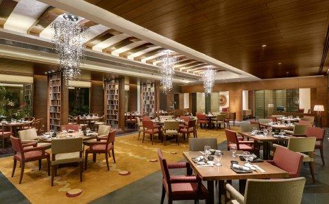 фото отеля Ista Hotel