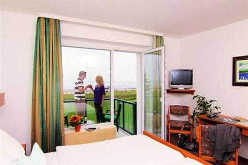 фото отеля Hotel Sahlenburger Strand