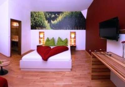 фото отеля Bauernhof Weingut Himmelbett Bohrn Herrnbaumgarten