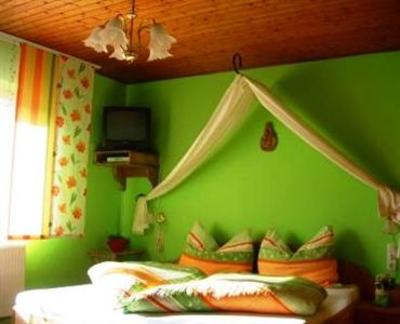 фото отеля Bauernhof Weingut Himmelbett Bohrn Herrnbaumgarten