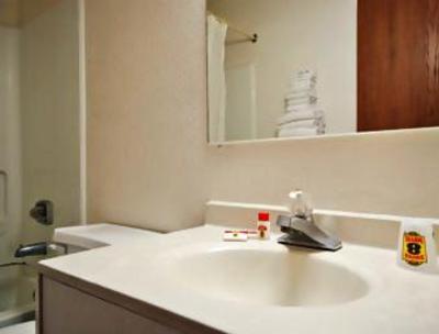 фото отеля Super 8 Yorkville