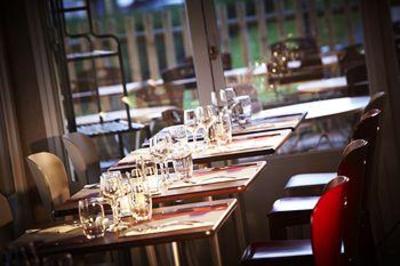 фото отеля Campanile Hotel Senlis