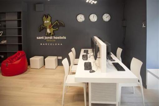 фото отеля Sant Jordi Gracia Hostel