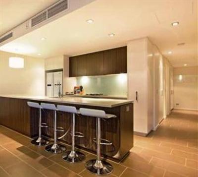 фото отеля Wharf Escape Holiday Apartments Darwin