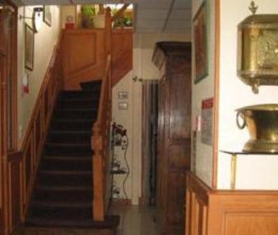 фото отеля Hotel Le Chalet Ouistreham