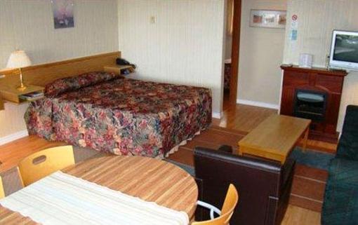 фото отеля Schooner Motel