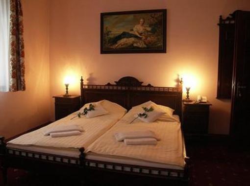 фото отеля Hotel Pod Rozami Jelenia Gora