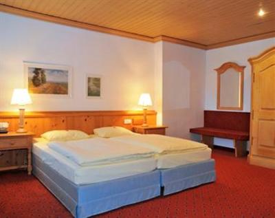 фото отеля Hotel Sauerlacher Post