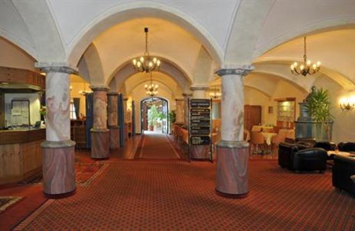 фото отеля Hotel Sauerlacher Post