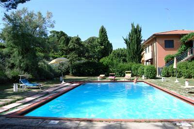 фото отеля Residenze Al Colle Dei Pini Riccione