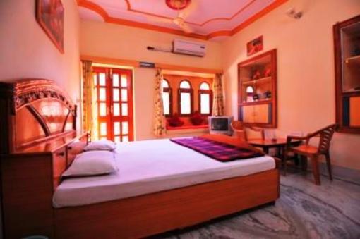 фото отеля Hotel Roop Mahal