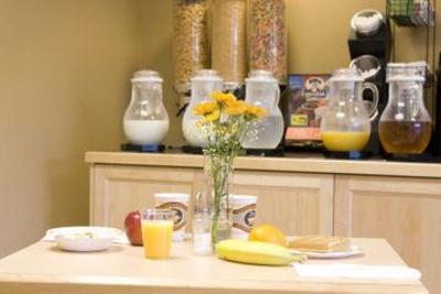 фото отеля Quality Suites Quebec City