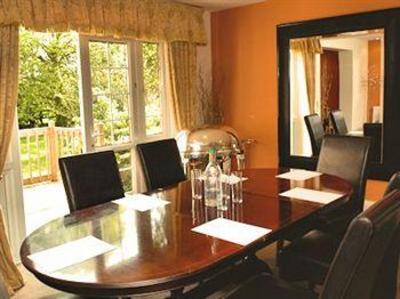 фото отеля Rose and Crown Country Pub & Hotel Saunderton