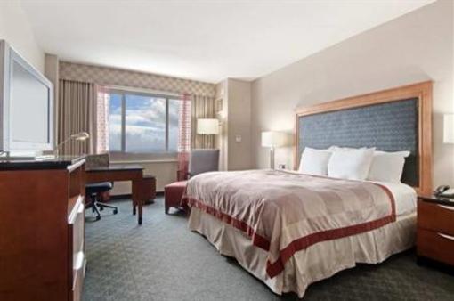 фото отеля Hilton Baltimore BWI Airport