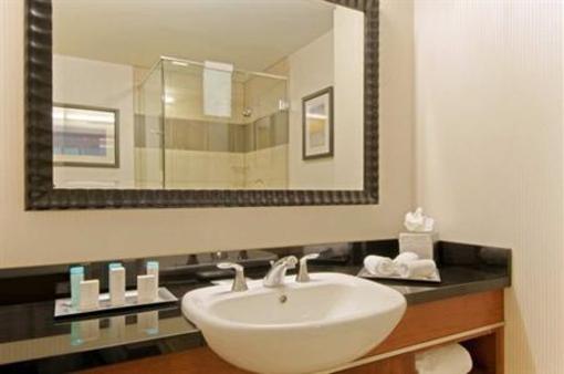 фото отеля Hilton Baltimore BWI Airport