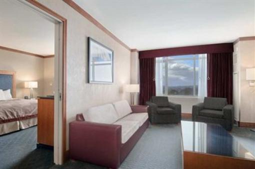 фото отеля Hilton Baltimore BWI Airport