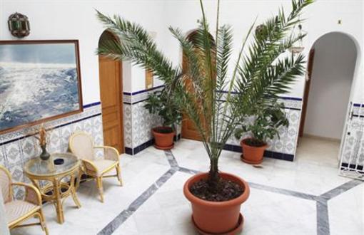 фото отеля Hostal El Arco Conil de la Frontera
