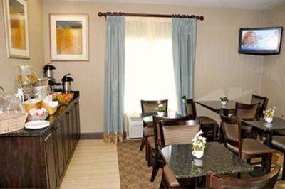 фото отеля Magnolia Inn & Suites Pooler
