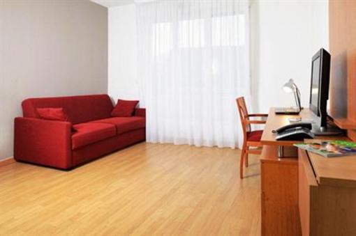 фото отеля Sejours & Affaires Paris Nanterre Hotel
