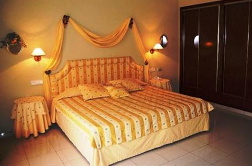 фото отеля Hotel Cristina Enea Valdeganga