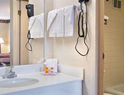 фото отеля Howard Johnson Cleveland