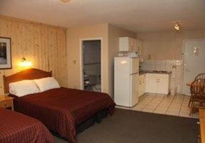 фото отеля Aspen Village Inn
