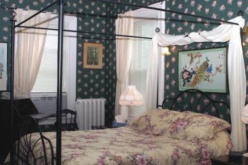 фото отеля The Carriage House Inn