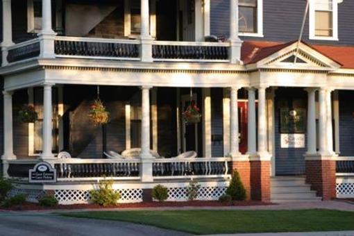 фото отеля The Carriage House Inn