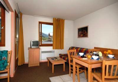 фото отеля L' Ouillon-Les Trois Lacs Hotel Saint-Sorlin-d'Arves