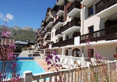 фото отеля L' Ouillon-Les Trois Lacs Hotel Saint-Sorlin-d'Arves