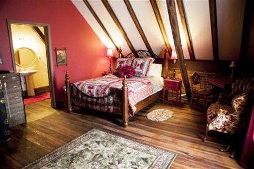 фото отеля 1818 Main Street Bed and Breakfast