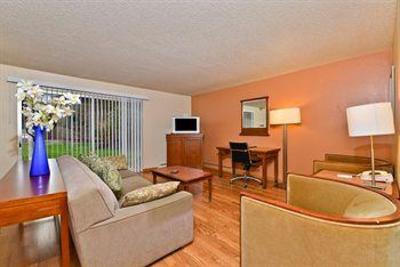 фото отеля Americas Best Value Inn & Suites Tukwila