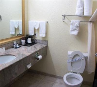 фото отеля Best Western Plus Mainland Inn & Suites