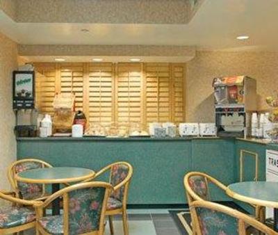 фото отеля Super 8 Pigeon Forge Emert Street