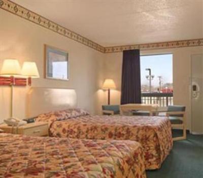 фото отеля Super 8 Pigeon Forge Emert Street