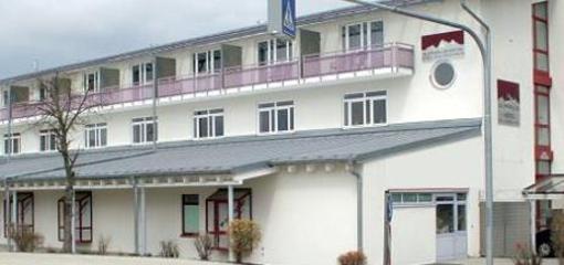 фото отеля Alpinplus Hotel Garni Holzkirchen