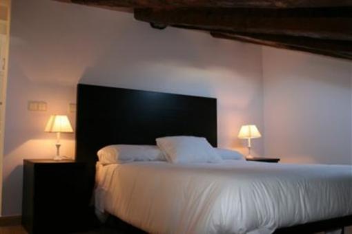 фото отеля Apartamentos MV Plaza Santa Ana Madrid