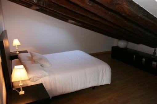 фото отеля Apartamentos MV Plaza Santa Ana Madrid
