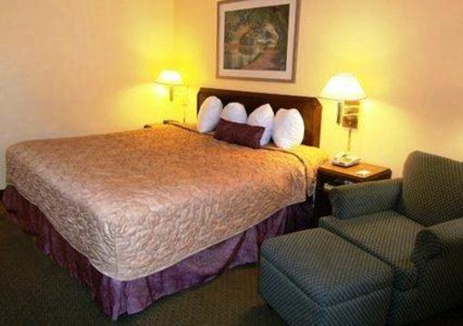 фото отеля Rodeway Inn & Suites Hampton