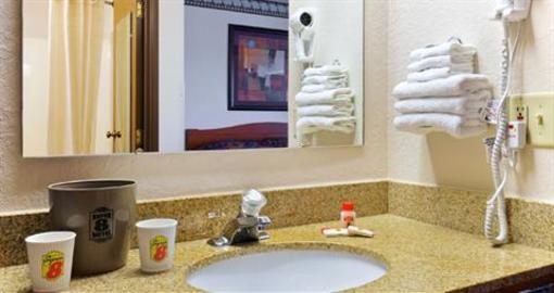 фото отеля Super 8 Madison South
