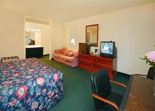 фото отеля Econo Lodge Lenox