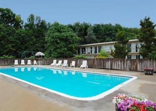 фото отеля Econo Lodge Lenox