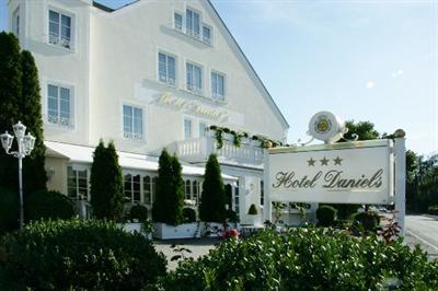 фото отеля Hotel Daniels Hallbergmoos