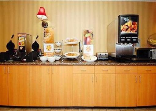 фото отеля Sleep Inn and Suites Ronks
