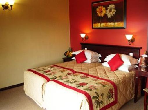 фото отеля Sandford Park Country Hotel